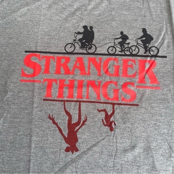 NWT - Stranger Things Shirt XL - Gray -  Women - Picture 4 of 9
